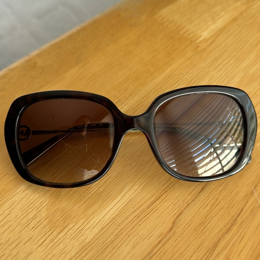 Michael Kors Women’s Tortoise Gold Sunglasses MK 2065 Carmel in Case